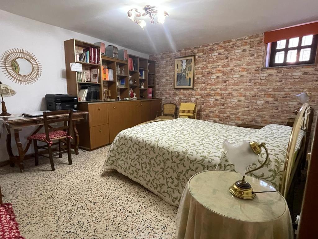 Casa Fra Gli Ulivi Di Giuseppe Pensionat Sonnino Exteriör bild