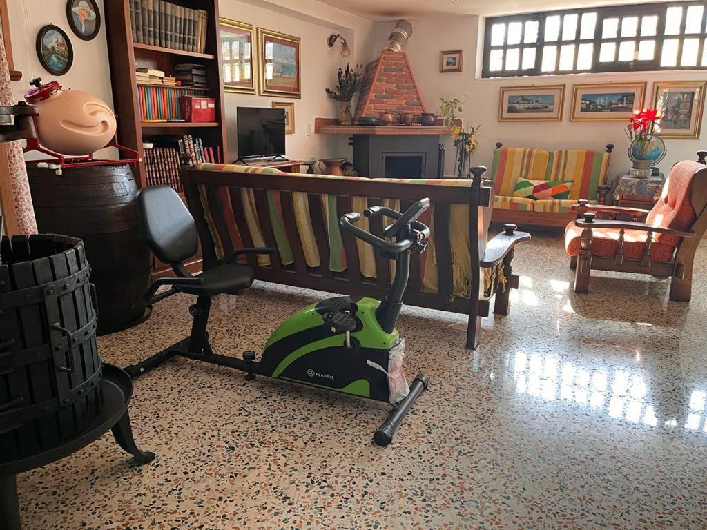 Casa Fra Gli Ulivi Di Giuseppe Pensionat Sonnino Exteriör bild