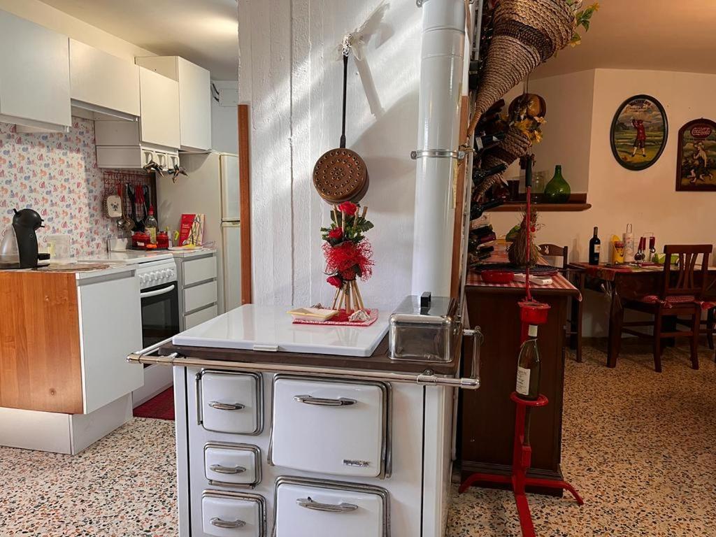 Casa Fra Gli Ulivi Di Giuseppe Pensionat Sonnino Exteriör bild