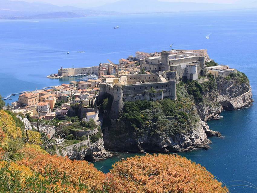 Casa Fra Gli Ulivi Di Giuseppe Pensionat Sonnino Exteriör bild